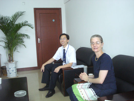 Prof Winn with Mr Qiao